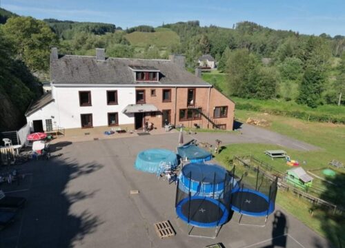 Une vue de la maison